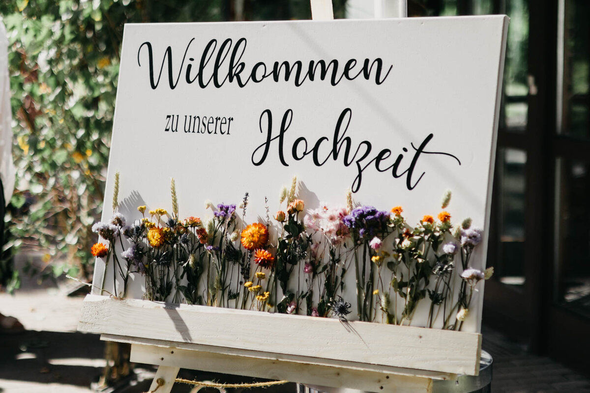 Willkommensschild zur Hochzeit